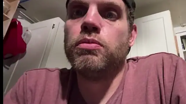 Snapshot of MasterDaddyCool chatting on 10-29-25, 04:37 MasterDaddyCool online show from 10-29-25, 04:37