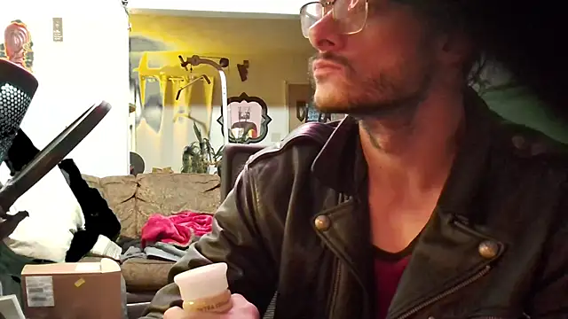 Snapshot of MasterDaddyCool chatting on 11-05-25, 10:04 MasterDaddyCool online show from 11-05-25, 10:04