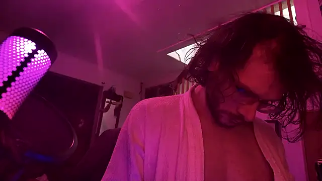 Snapshot of MasterDaddyCool chatting on 11-17-25, 03:56 MasterDaddyCool online show from 11-17-25, 03:56