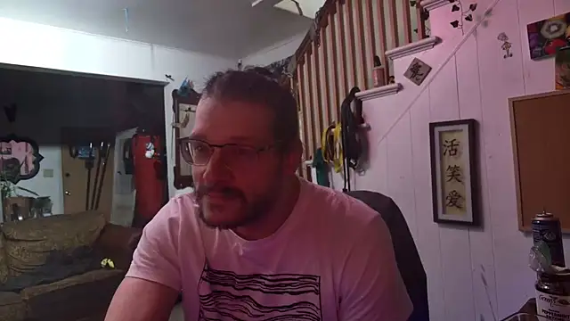 Snapshot of MasterDaddyCool chatting on 11-19-25, 03:39 MasterDaddyCool online show from 11-19-25, 03:39