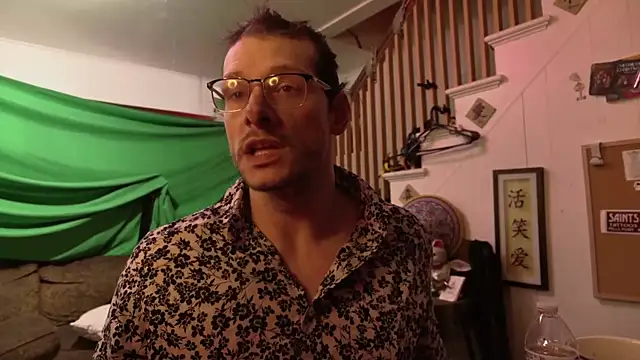 Snapshot of MasterDaddyCool chatting on 12-13-25, 07:53 MasterDaddyCool online show from 12-13-25, 07:53