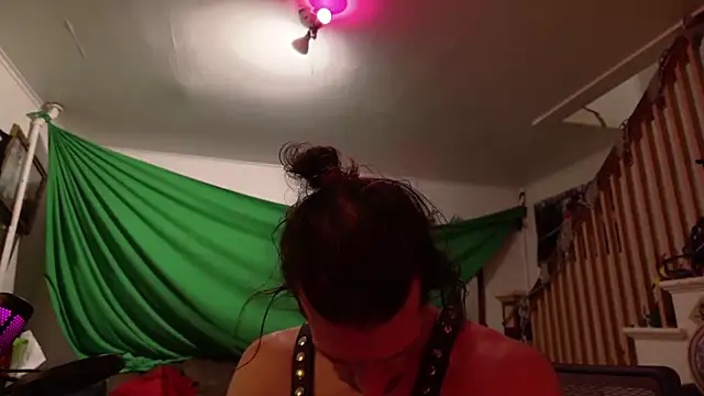 Snapshot of MasterDaddyCool chatting on 12-14-25, 09:30 MasterDaddyCool online show from 12-14-25, 09:30