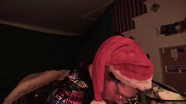 Snapshot of MasterDaddyCool chatting on 12-15-25, 09:35 MasterDaddyCool online show from 12-15-25, 09:35