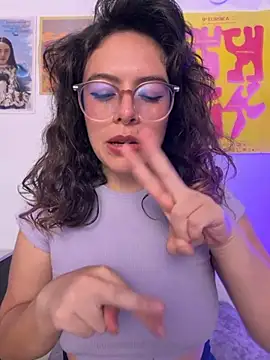 Katheerine online show from 10-22-25, 01:06