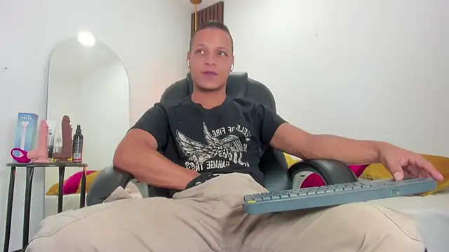 Snapshot of Ricky_Owens1 chatting on 09-13-25, 01:00 Ricky Owens1 online show from 09-13-25, 01:00