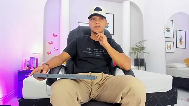 Snapshot of Ricky_Owens1 chatting on 10-28-25, 08:33 Ricky Owens1 online show from 10-28-25, 08:33