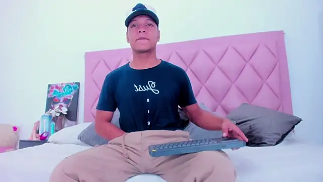 Snapshot of Ricky_Owens1 chatting on 11-29-25, 12:52 Ricky Owens1 online show from 11-29-25, 12:52