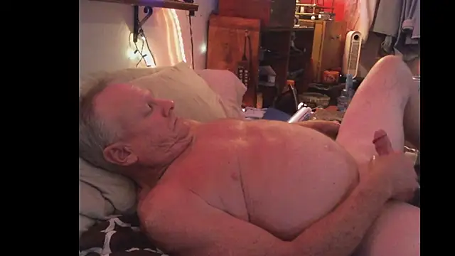 Snapshot of Pussyeat2please chatting on 11-11-25, 07:52 Pussyeat2please online show from 11-11-25, 07:52