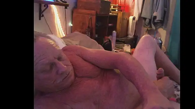 Snapshot of Pussyeat2please chatting on 11-18-25, 10:41 Pussyeat2please online show from 11-18-25, 10:41