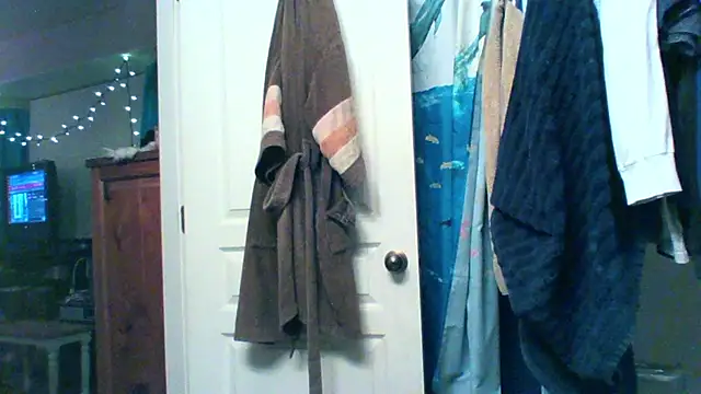 Pussyeat2please online show from 04-19-26, 10:58