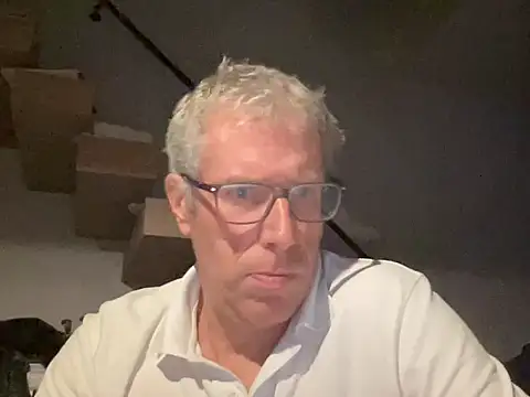 Snapshot of choupipat1 chatting on 09-10-25, 08:31 choupipat1 online show from 09-10-25, 08:31