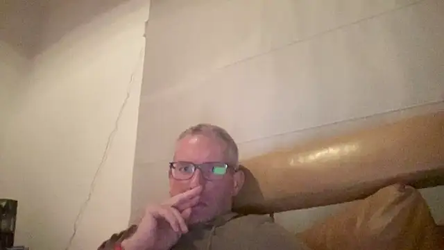 Snapshot of choupipat1 chatting on 09-24-25, 11:19 choupipat1 online show from 09-24-25, 11:19