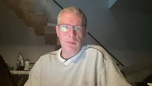 Snapshot of choupipat1 chatting on 10-29-25, 06:37 choupipat1 online show from 10-29-25, 06:37