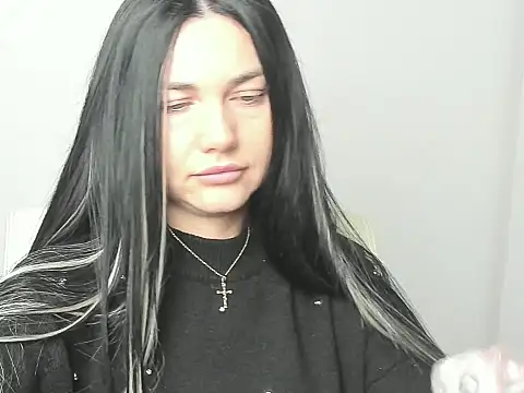 Snapshot of Lune_Moon chatting on 11-14-25, 04:22 Lune Moon online show from 11-14-25, 04:22