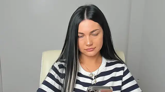 Snapshot of Lune_Moon chatting on 11-20-25, 07:08 Lune Moon online show from 11-20-25, 07:08