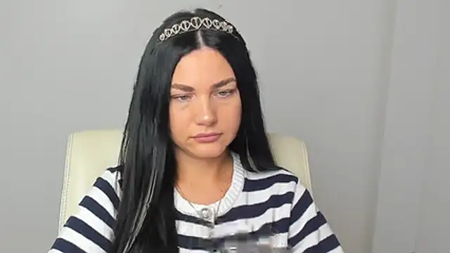 Snapshot of Lune_Moon chatting on 11-26-25, 06:36 Lune Moon online show from 11-26-25, 06:36