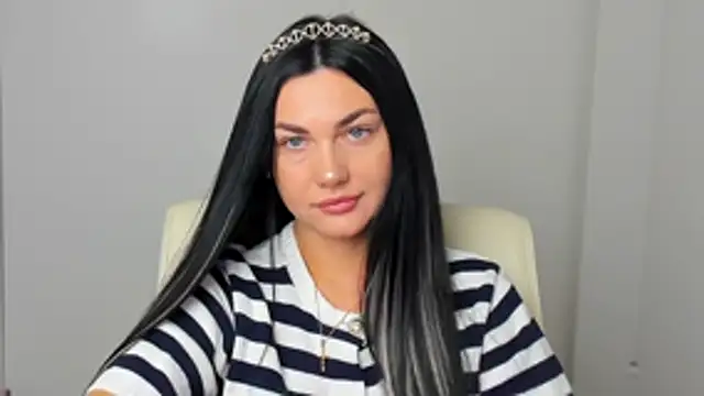 Snapshot of Lune_Moon chatting on 12-01-25, 06:40 Lune Moon online show from 12-01-25, 06:40