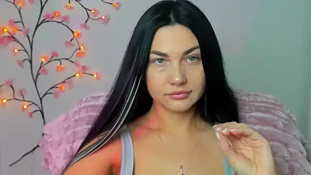 Snapshot of Lune_Moon chatting on 12-02-25, 06:30 Lune Moon online show from 12-02-25, 06:30