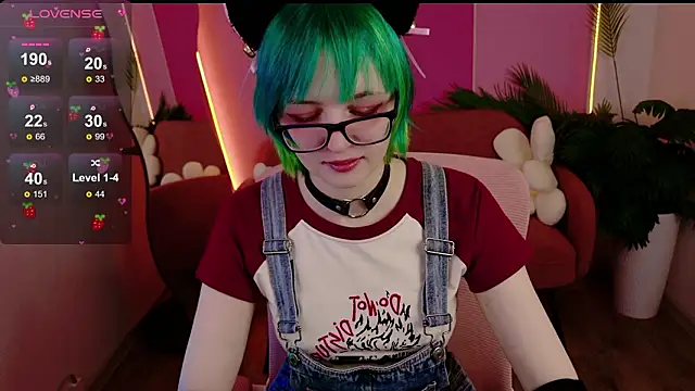 Snapshot of CoralineYoung chatting on 02-12-26, 07:25 CoralineYoung online show from 02-12-26, 07:25