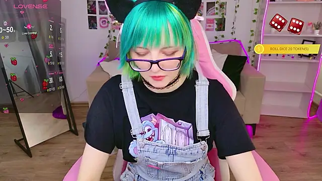 Snapshot of CoralineYoung chatting on 03-09-26, 07:34 CoralineYoung online show from 03-09-26, 07:34