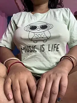 Snapshot of Priyajaanbaby chatting on 12-04-25, 10:46 Priyajaanbaby online show from 12-04-25, 10:46