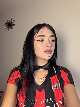 Snapshot of mandy222_ chatting on 01-08-26, 05:21 mandy222 online show from 01-08-26, 05:21