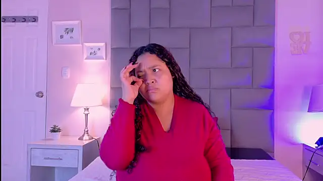 Snapshot of KITY_HILL chatting on 09-12-25, 04:23 KITY HILL online show from 09-12-25, 04:23