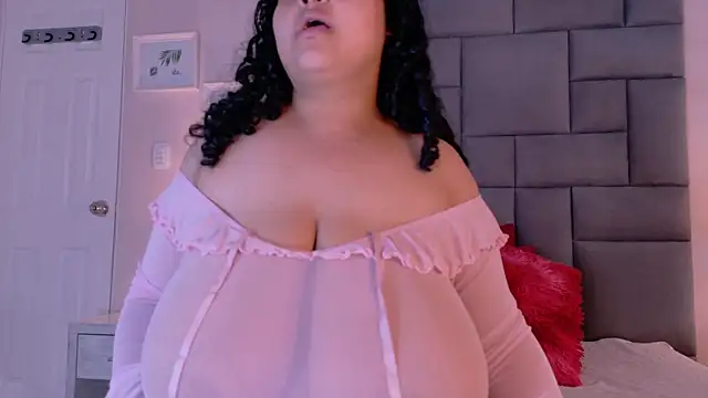 Snapshot of KITY_HILL chatting on 10-09-25, 03:48 KITY HILL online show from 10-09-25, 03:48