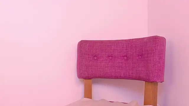 Snapshot of KITY_HILL chatting on 12-14-25, 04:51 KITY HILL online show from 12-14-25, 04:51