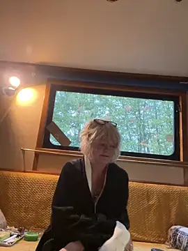 ladyboatlady online show from 10-09-25, 06:33