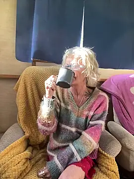 Snapshot of ladyboatlady chatting on 04-24-26, 07:22 ladyboatlady online show from 04-24-26, 07:22