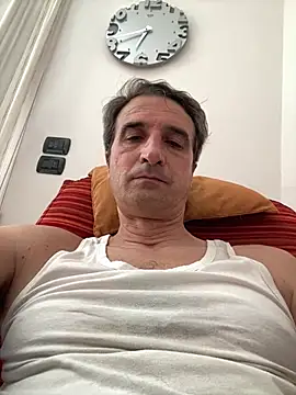 Snapshot of sasatimido chatting on 06-20-26, 04:43 sasatimido online show from 06-20-26, 04:43