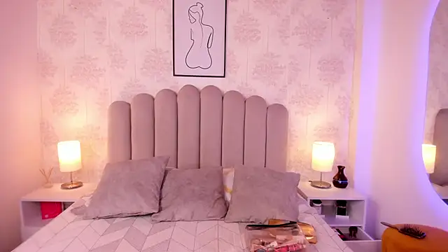 ShaynaHosk online show from 09-16-25, 07:37