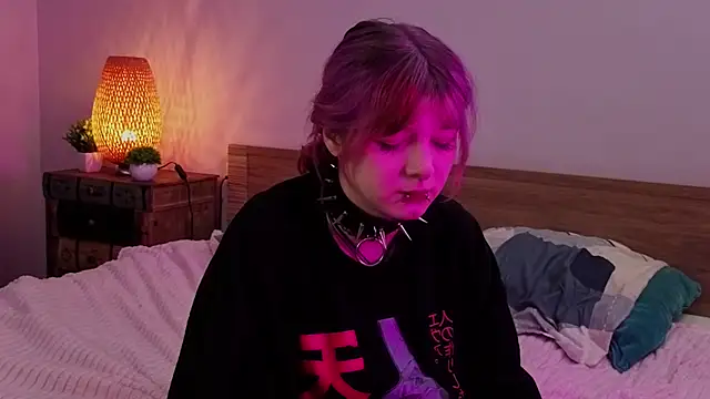 Snapshot of TaiteBeat chatting on 09-18-25, 05:59 TaiteBeat online show from 09-18-25, 05:59