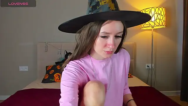 Snapshot of cutienaughtygirl chatting on 10-25-25, 09:28 cutienaughtygirl online show from 10-25-25, 09:28