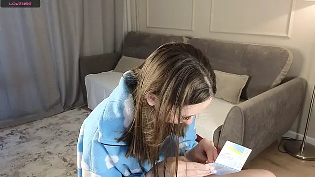 Snapshot of cutienaughtygirl chatting on 11-28-25, 08:17 cutienaughtygirl online show from 11-28-25, 08:17