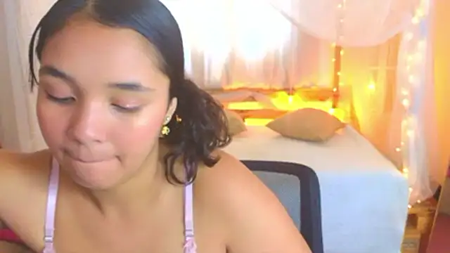 Snapshot of loreaniss chatting on 11-04-25, 02:16 loreaniss online show from 11-04-25, 02:16