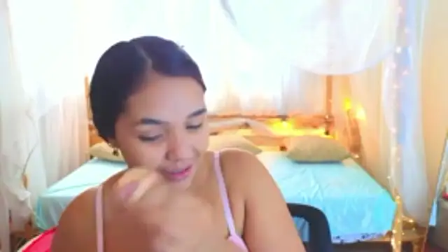 Snapshot of loreaniss chatting on 11-10-25, 07:57 loreaniss online show from 11-10-25, 07:57