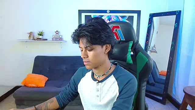 dreyk20 online show from 11-19-25, 02:06