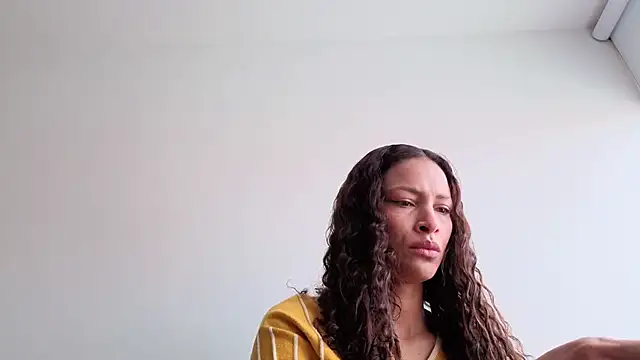 SofiaDelicia online show from 09-11-25, 05:02