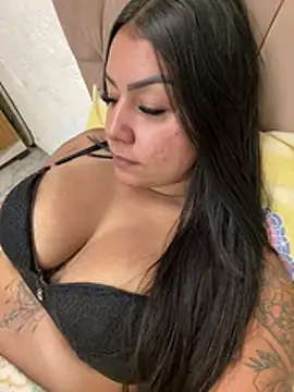 Snapshot of julianamascarada chatting on 06-15-26, 04:20 julianamascarada online show from 06-15-26, 04:20