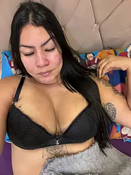Snapshot of julianamascarada chatting on 07-31-26, 01:27 julianamascarada online show from 07-31-26, 01:27