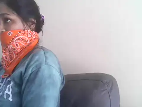 Snapshot of cute_indianxo chatting on 10-11-25, 10:58 cute indianxo online show from 10-11-25, 10:58