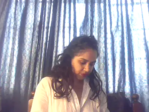 Snapshot of cute_indianxo chatting on 11-05-25, 09:20 cute indianxo online show from 11-05-25, 09:20