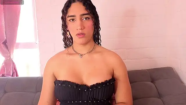 Snapshot of lunagudis chatting on 12-03-25, 02:15 lunagudis online show from 12-03-25, 02:15