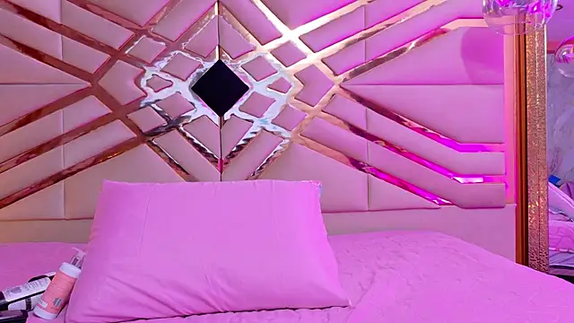 cutepetitee online show from 11-05-25, 07:36