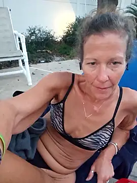 Snapshot of PhynneNicole chatting on 11-26-25, 10:33 PhynneNicole online show from 11-26-25, 10:33