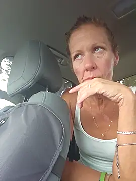 Snapshot of PhynneNicole chatting on 11-27-25, 04:31 PhynneNicole online show from 11-27-25, 04:31