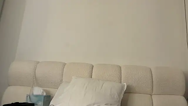 Snapshot of GiuliaDollx chatting on 09-24-25, 04:10 GiuliaDollx online show from 09-24-25, 04:10