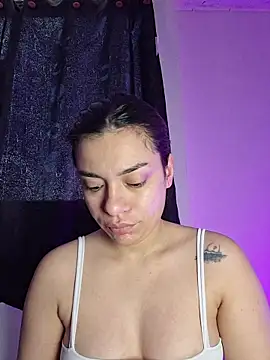 AmaiaSalvatore online show from 04-19-26, 02:38